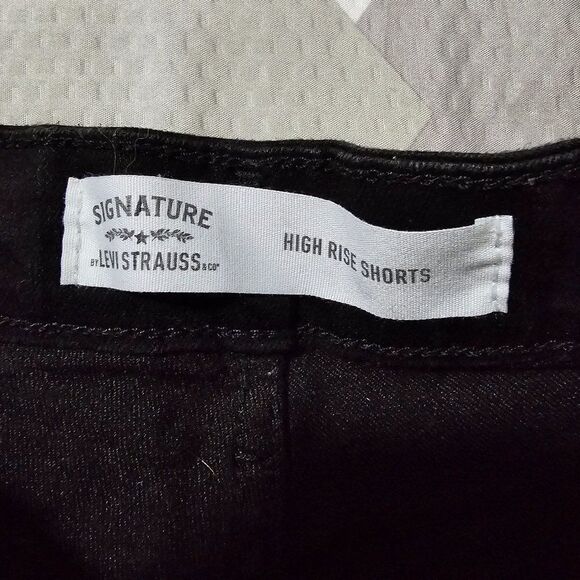 EUC LEVI'S STRAUSS SIGNATURE JET BLACK RAW HEM HIGH RISE SHORTS SIZE 12/31 - Picture 9 of 12